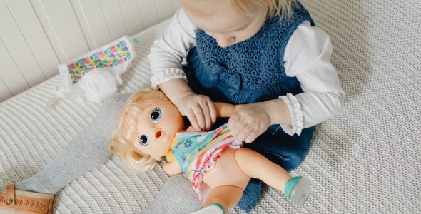 Hjælp dit barn online med Roblox legetøj